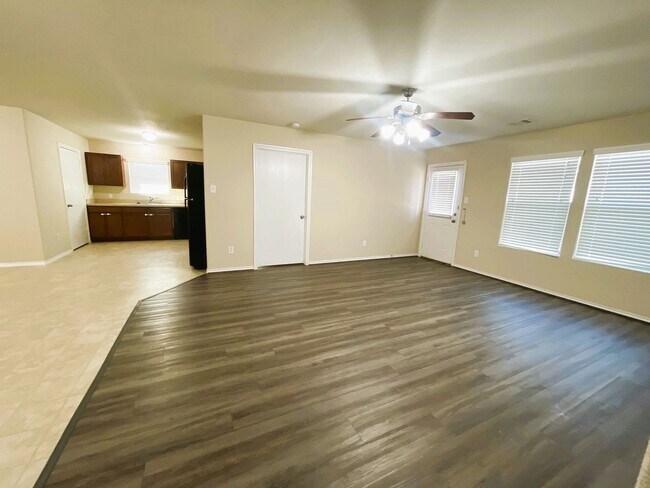 Building Photo - 819 Katydid Ct