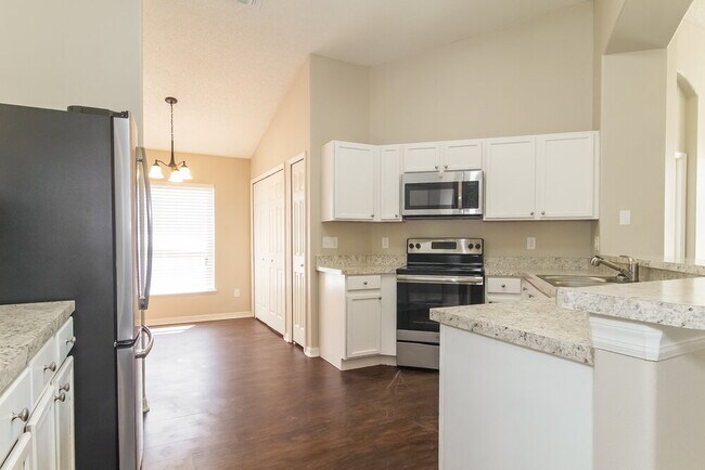 Building Photo - 4056 Forest Island Dr