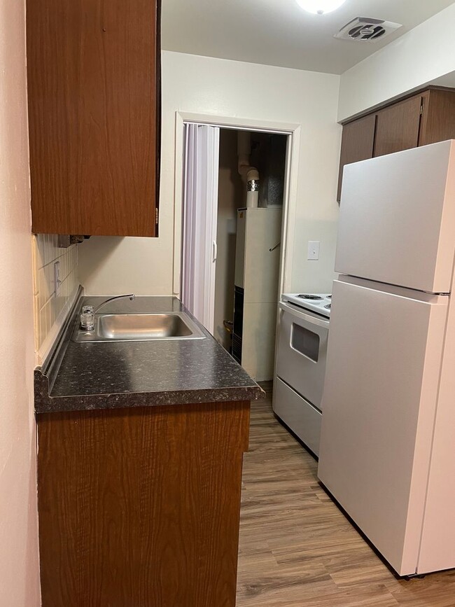 Building Photo - Cozy 1 Bedroom and 1 Bath with W/D Hookups