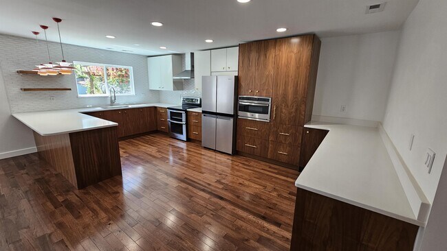 Building Photo - 6729 Elgywood Ln