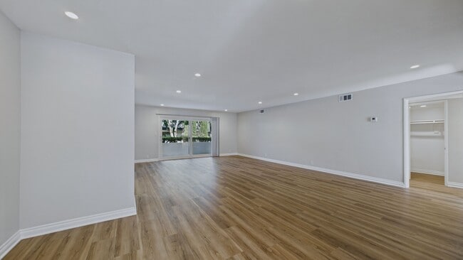 Building Photo - fai420