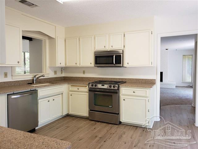 Foto del edificio - 6446 Rosaflora Ln