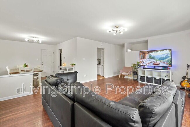 Foto del edificio - 1213 Gladstone Dr