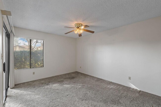 Building Photo - 5909 Sunny Palms Ave