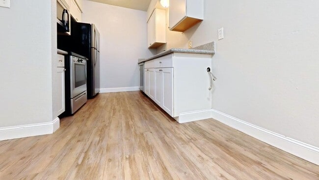 Kitchen - Sunrise Apartments