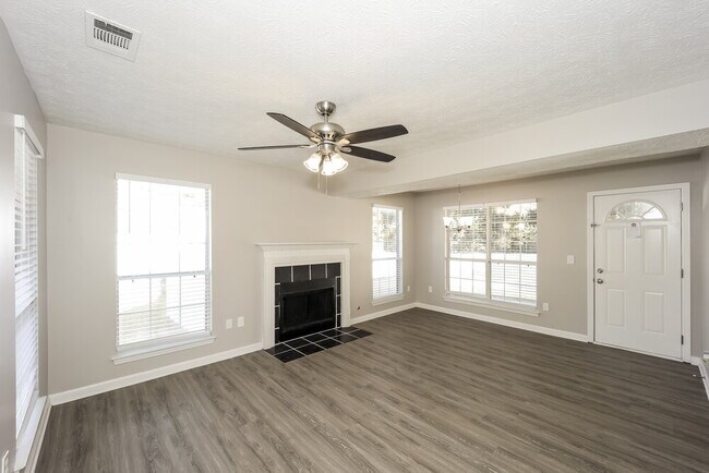 Building Photo - 7196 Williamsburg Dr