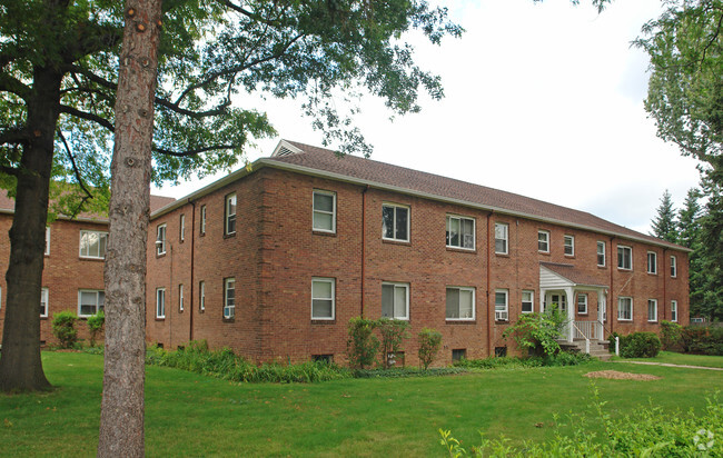 Building Photo - 29-49 Bennington Dr