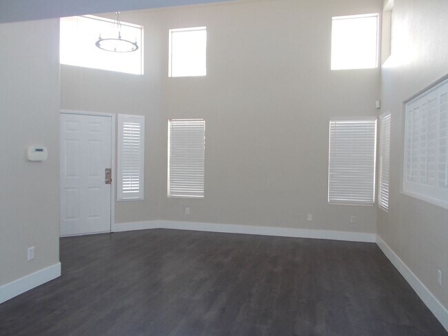 Building Photo - Desirable Move-In Ready Home with Loft, Fireplace & Oversized Garage