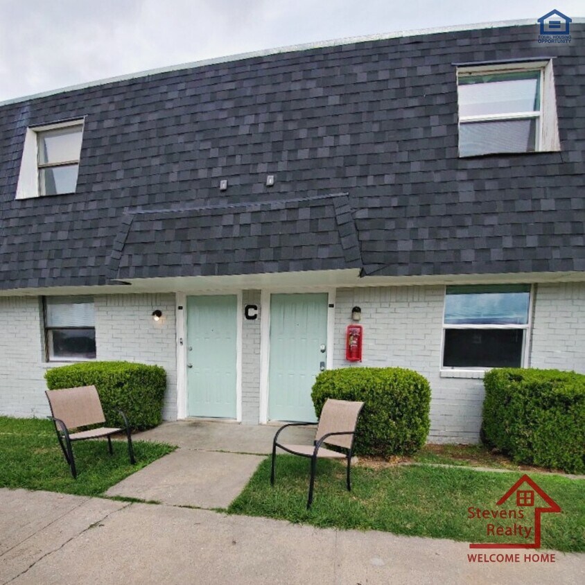 Foto principal - 2111 NW Lindy Ave