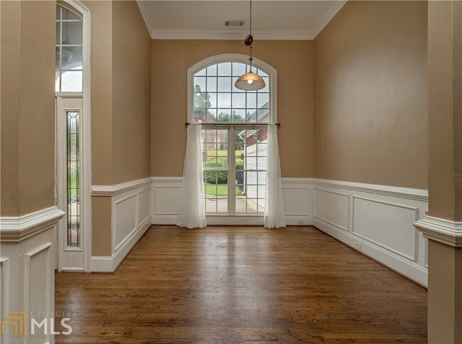 Building Photo - 2883 Battlecrest Dr