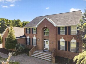 Building Photo - 14 Heathrow Ct