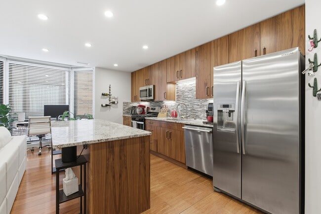 Foto del edificio - 222 S Racine Ave