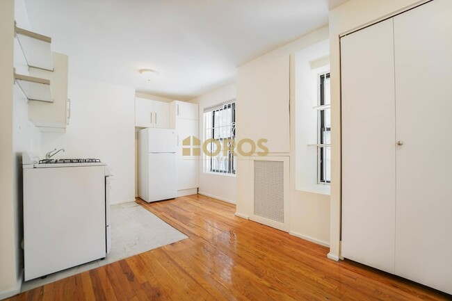 Building Photo - 174 Avenue B