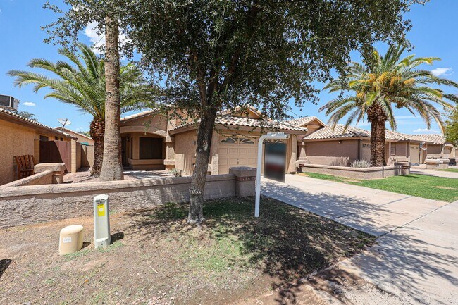 Building Photo - Beautifully renovated 3 bedroom 2 bathroom...