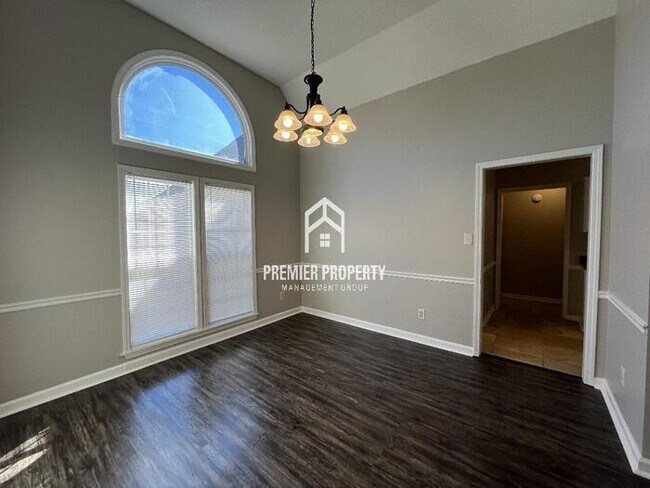 Foto del edificio - 8990 Fletcher Park Cir N