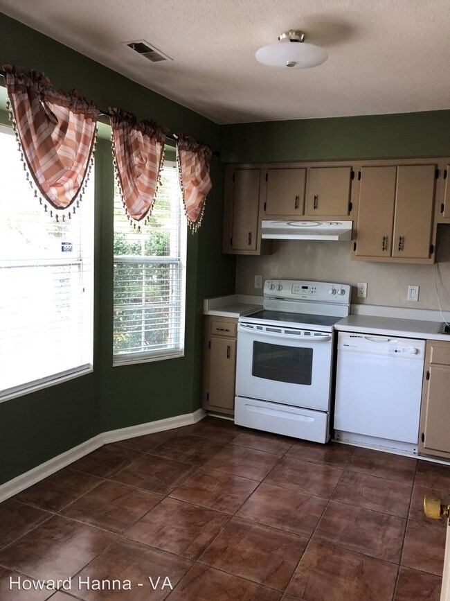 Building Photo - 3 br, 2.5 bath House - 5975 Edgelake Drive