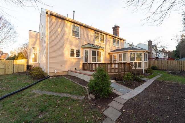 Building Photo - Cavalier Woods Single Family Home With Man...