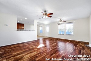 Foto del edificio - 11823 Silver Coins