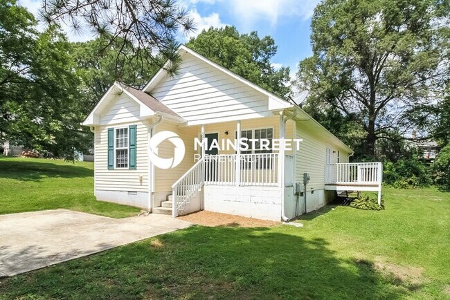 Foto del edificio - 4 Bedroom Pet-Friendly Home in Greensboro,...