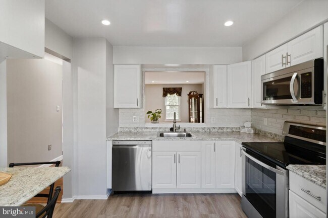 Building Photo - 18930 Birdseye Dr