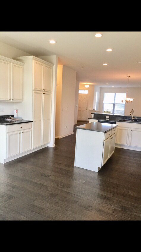 Primary Photo - 2661 Avondale Cir
