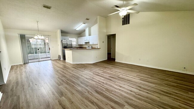 Foto del edificio - Spacious Home in great SW Location!