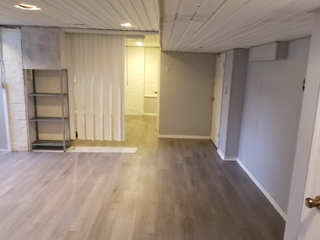 living room - 5216 5th Ave