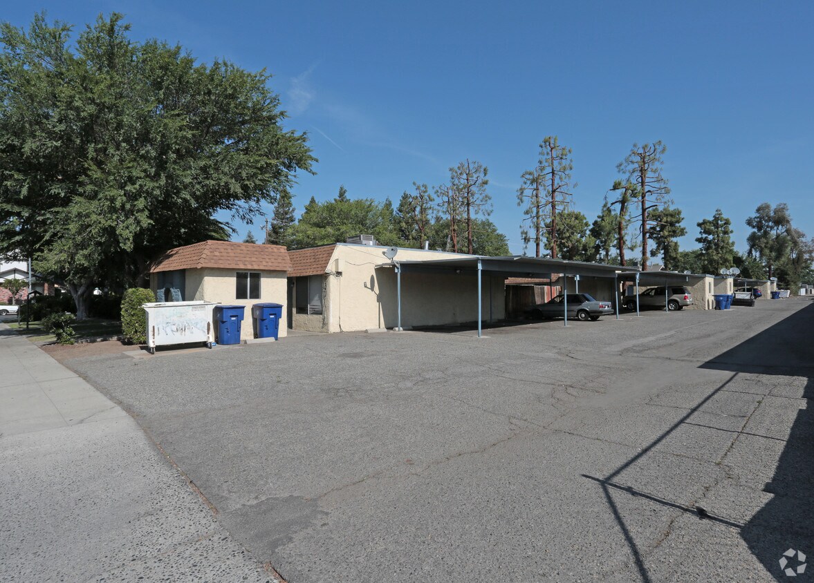 Building Photo - 451-491 Minnewawa Ave