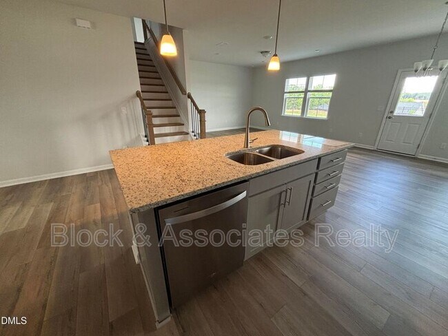 Foto del edificio - 3230 Pelican Ln