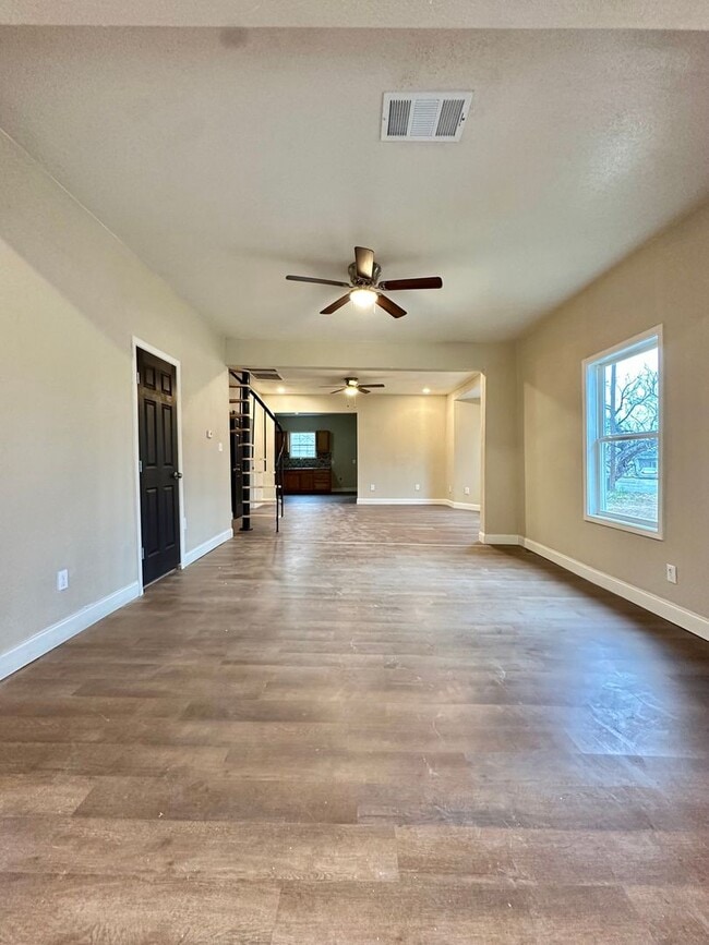 Building Photo - COMING MAY 2026!!! - Fully Remodeled 3-Bedroom Home w/ Bonus Room!!