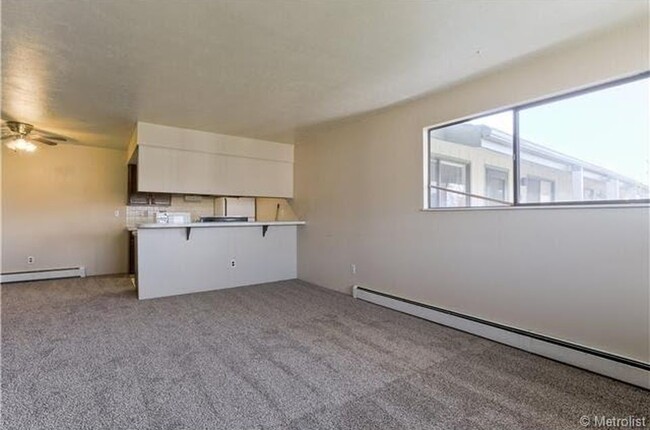 Building Photo - 645 Manhattan Pl