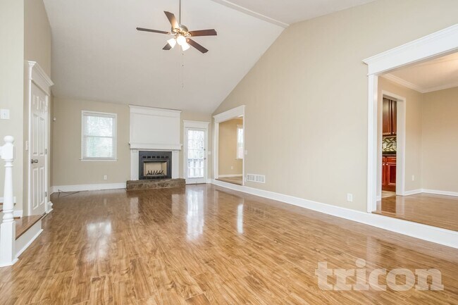 Foto del edificio - 125 Wayside Dr
