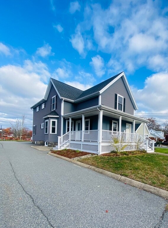 Foto principal - 253 Lynn St