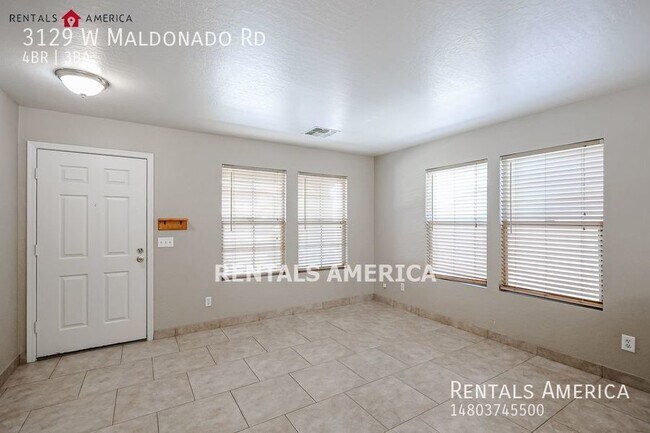 Building Photo - 4 Bedroom with  POOL
