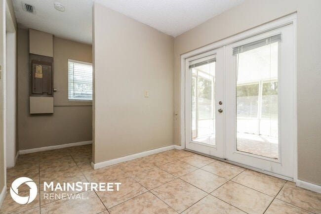 Building Photo - 7149 Wedgewood Dr