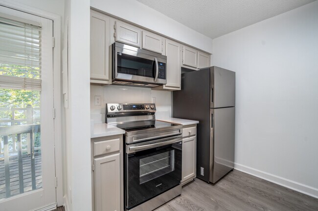 Foto del edificio - McIver Square Apartments