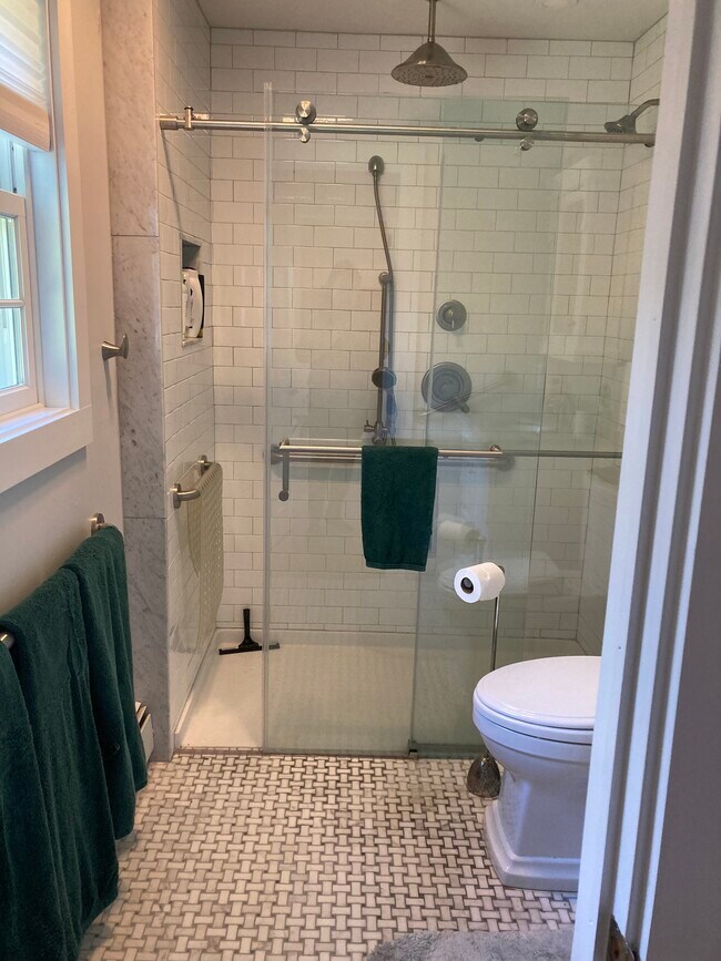 Foto del edificio - 3177 Sound Ave