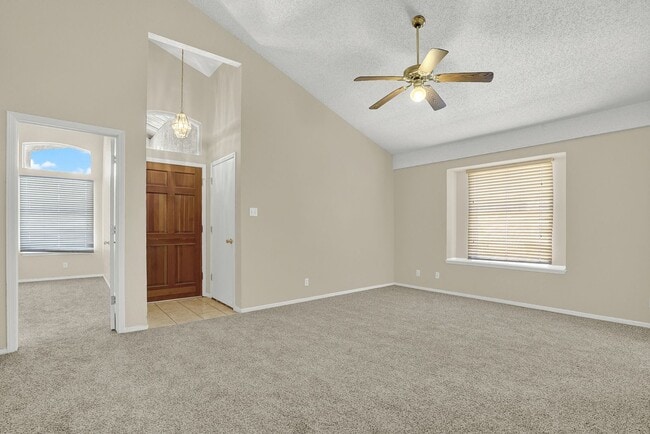 Building Photo - Eastside 2 Bedroom 2 Bath