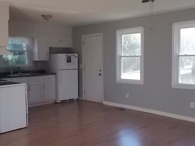 Building Photo - 805 Belle Dr