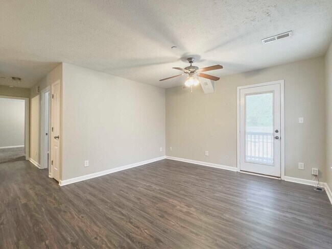 Foto del edificio - 1640 Golf Club Ln