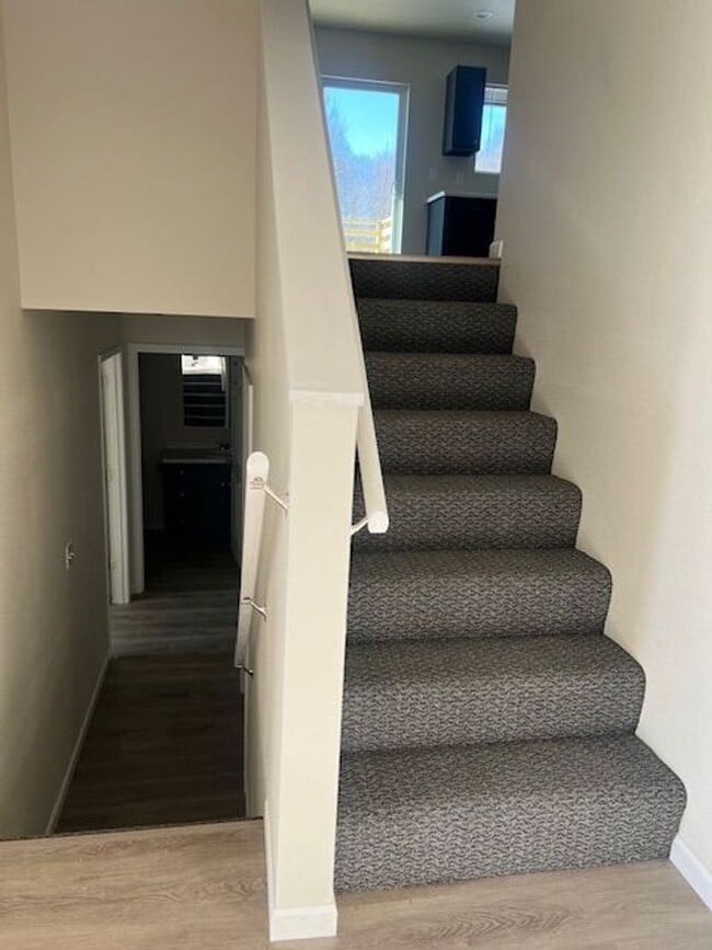 Building Photo - 300/302 Brock Ave