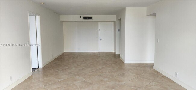 Foto del edificio - 3300 NE 191st St