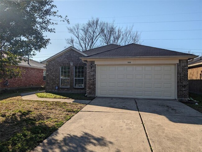 Building Photo - 5218 Panay Park Dr