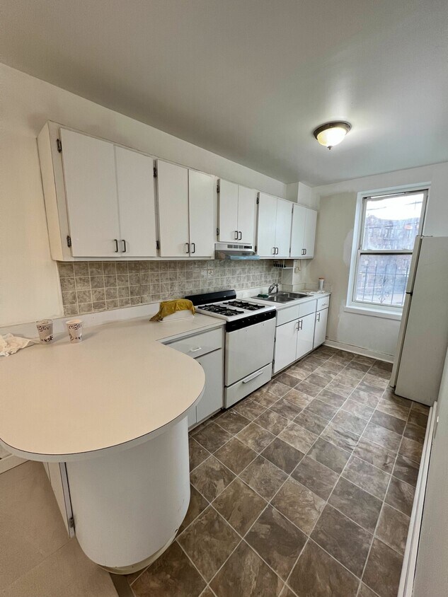 Foto principal - 1823 Flatbush Ave