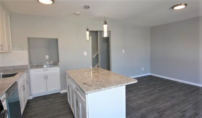 Kitchen - 1616 E Madison St