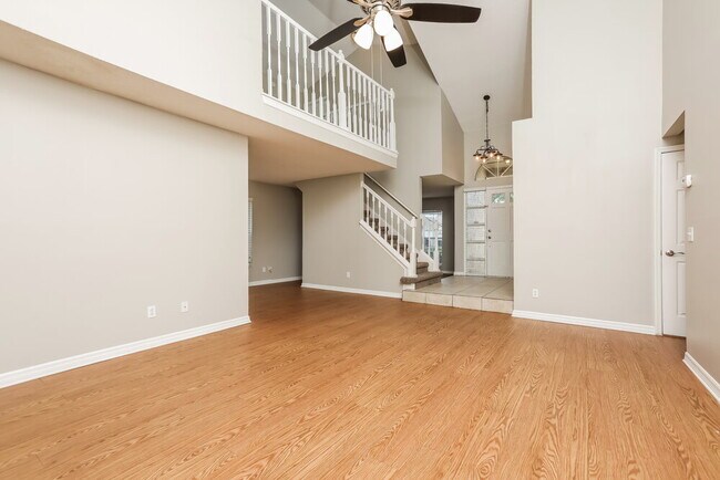 Foto del edificio - 1046 Kelly Creek Cir