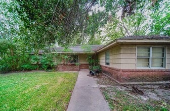 Building Photo - 7018 Alder Dr