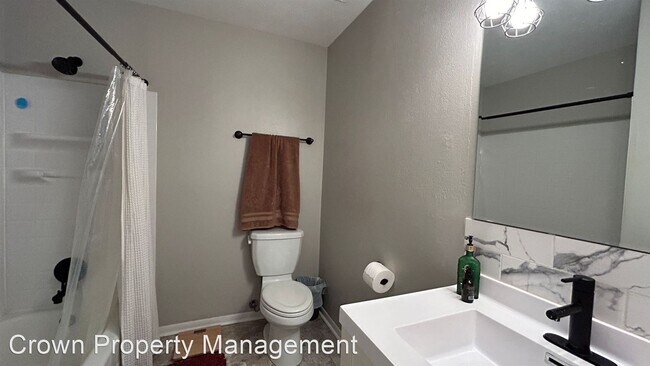Building Photo - 3 br, 1.5 bath House - 6405 Parkview Lane