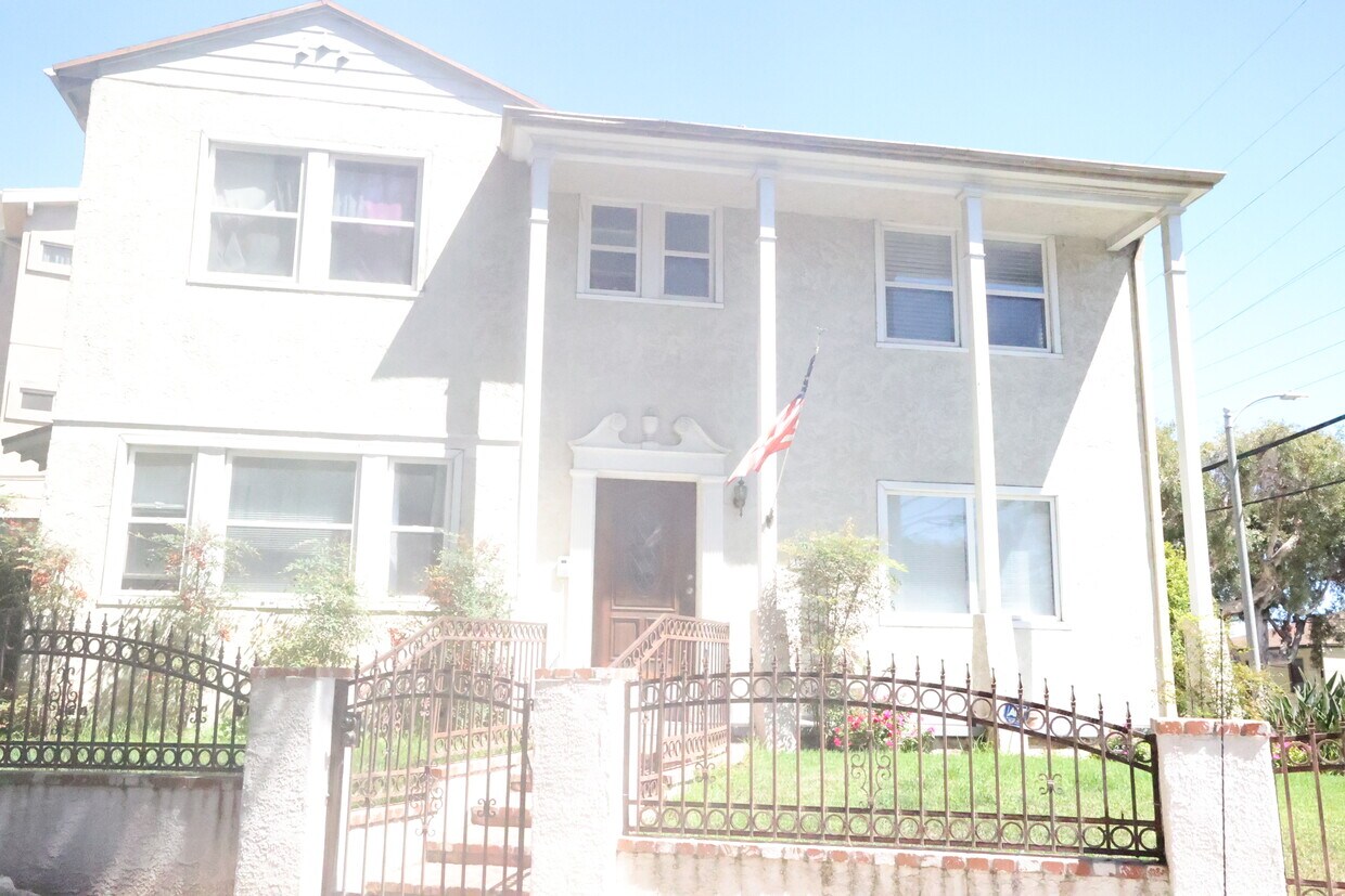 1292 S Dunsmuir Ave Unit 3, Los Angeles, CA 90019 Apartments in Los