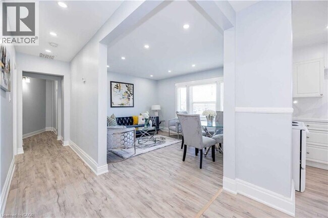 Building Photo - 35 Hartzel Rd